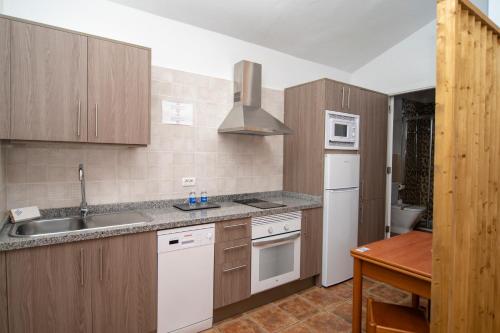 Habitación Doble Superior con vistas al jardín del hotel Finca El Pastel. Foto 8