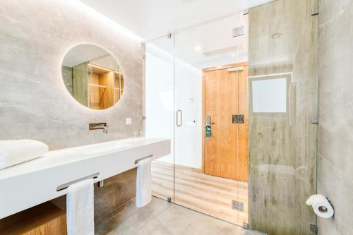 Habitación Doble Deluxe del hotel Vila Baleira Funchal. Foto 5