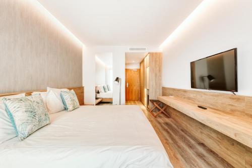 Habitación Doble Deluxe del hotel Vila Baleira Funchal. Foto 12