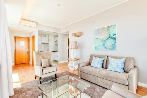 Suite Premium con vistas al mar del hotel Vila Baleira Funchal. Foto 11