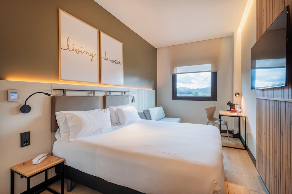 Habitación Superior del hotel Leonardo San Sebastián. Foto 2