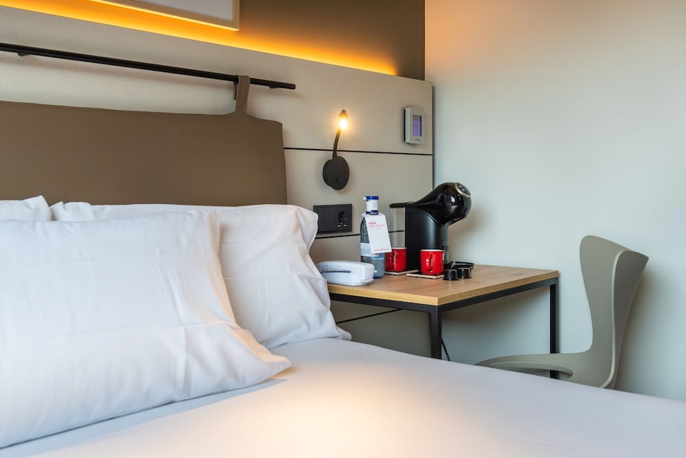 Habitación Confort del hotel Leonardo San Sebastián. Foto 1