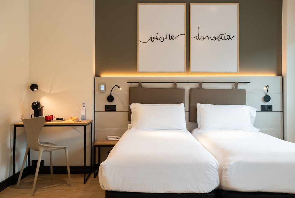 Habitación Familiar del hotel Leonardo San Sebastián. Foto 2