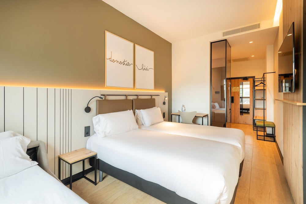 Habitación Superior del hotel Leonardo San Sebastián. Foto 1