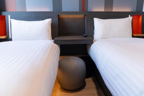 Habitación Doble - 2 camas del hotel easyHotel Paris Charles de Gaulle Villepinte. Foto 9