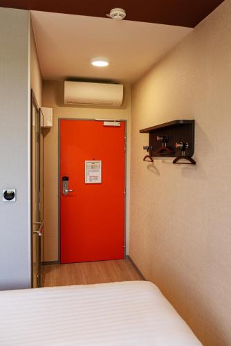 Habitación Doble - 2 camas del hotel easyHotel Paris Charles de Gaulle Villepinte. Foto 11