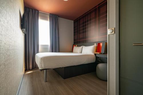 Habitación Doble del hotel easyHotel Paris Charles de Gaulle Villepinte. Foto 3