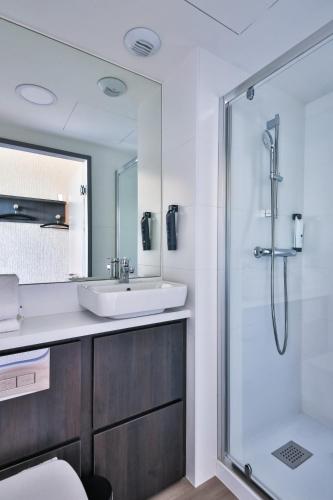 Habitación Doble del hotel easyHotel Paris Charles de Gaulle Villepinte. Foto 8
