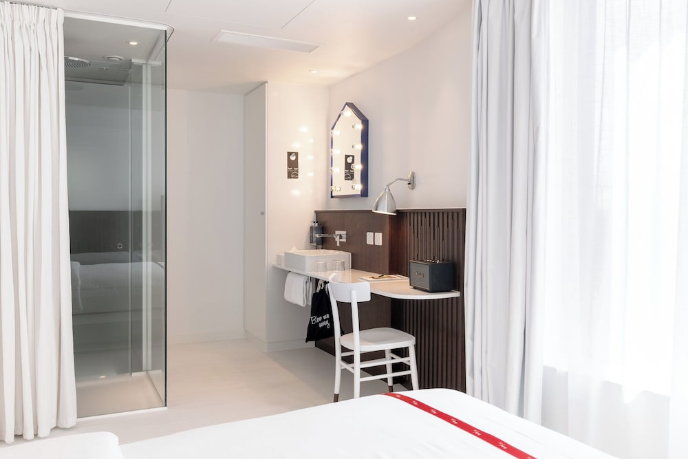Habitación (Wow) del hotel Ruby Zoe London. Foto 7