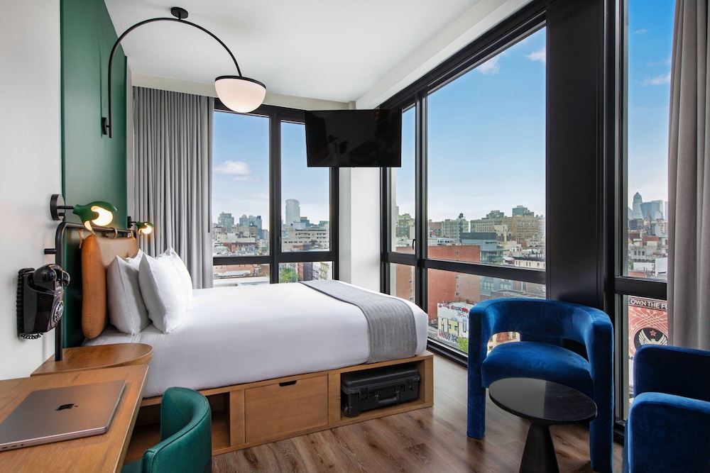 Habitación, 1 cama King (Vista al Monumento) del hotel Moxy NYC Lower East Side, a Marriott. Foto 2