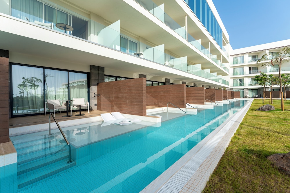 Habitación superior (Swim Up) del hotel Barceló Playa Blanca. Foto 1
