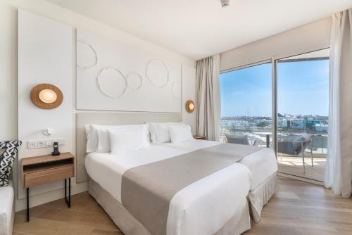 Alojamiento Superior del hotel Barceló Playa Blanca. Foto 3