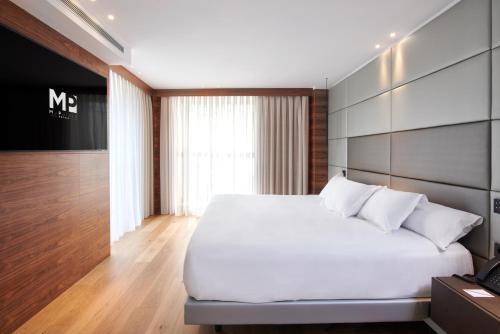Suite Doble Deluxe con bañera de hidromasaje del hotel Mypalace LeÓn