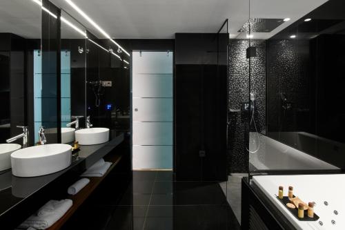 Suite Doble Deluxe con bañera de hidromasaje del hotel Mypalace LeÓn. Foto 10
