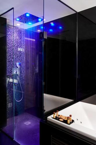 Suite Doble Deluxe con bañera de hidromasaje del hotel Mypalace LeÓn. Foto 16