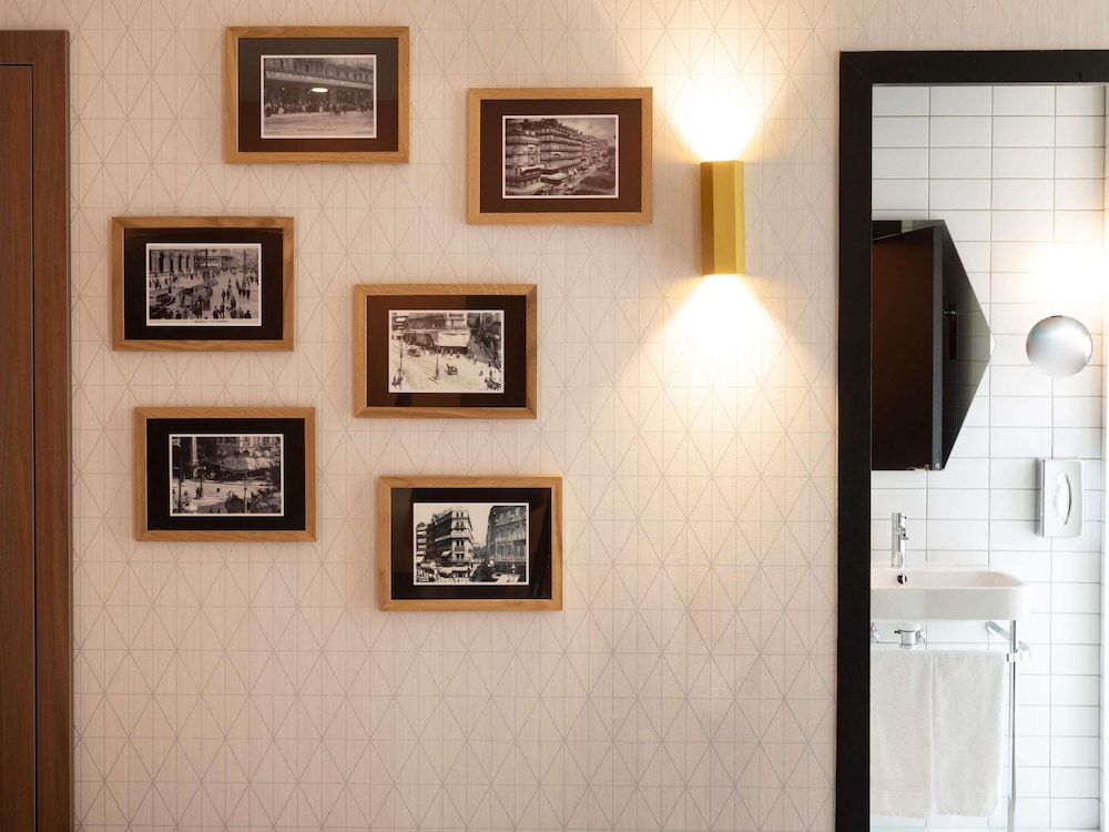 Suite: ideal para una familia, 1 cama doble y 1 sofá cama para dos personas del hotel Hôtel Mercure Marseille Canebière. Foto 5