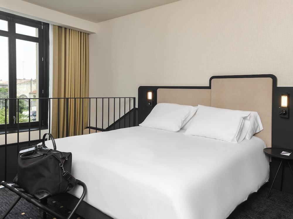 Habitación Superior con 1 cama doble del hotel Mercure Bordeaux Centre Gare Atlantic. Foto 6