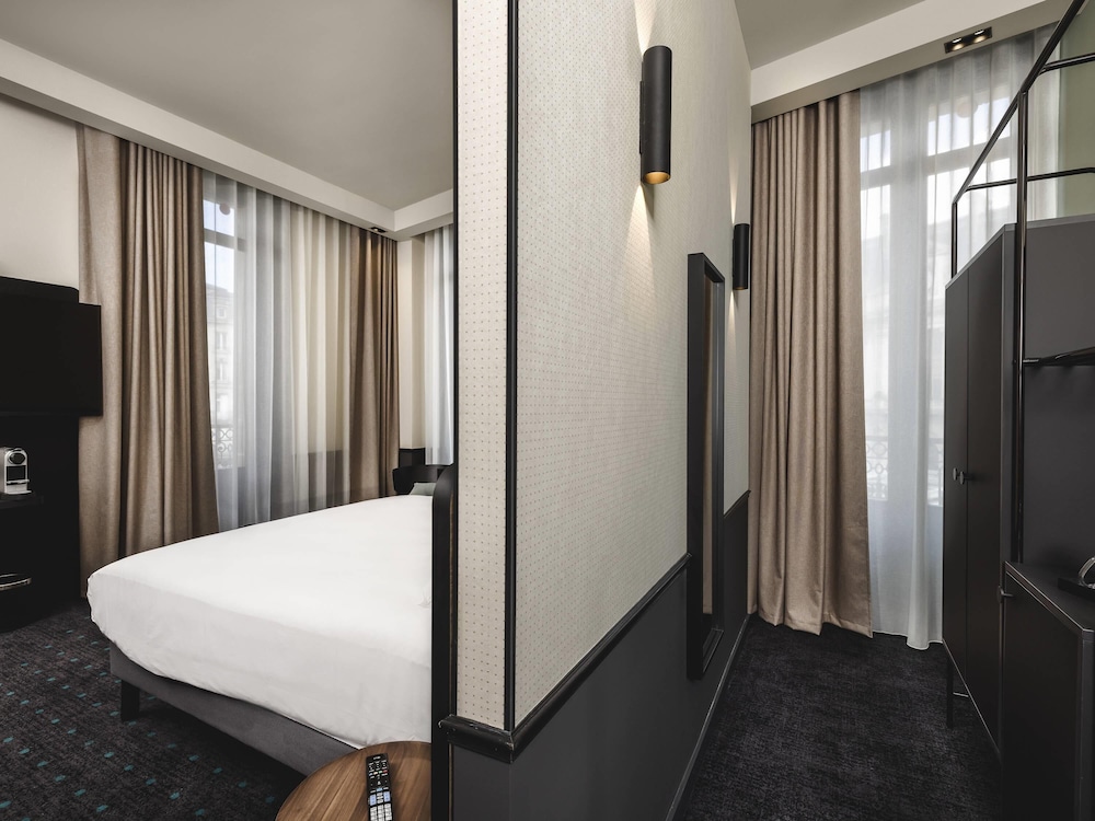 Suite Junior Privilège con 1 cama King Size del hotel Mercure Bordeaux Centre Gare Atlantic. Foto 1