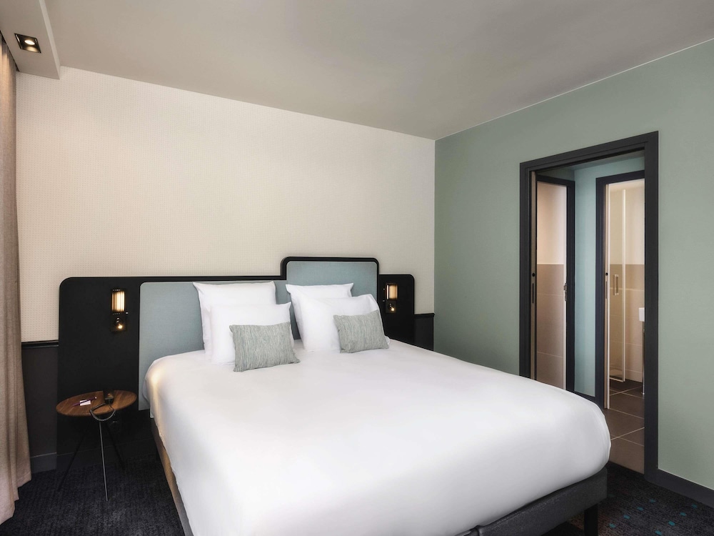 Suite Junior Privilege con terraza, 1 cama King Size y sofá cama del hotel Mercure Bordeaux Centre Gare Atlantic. Foto 3