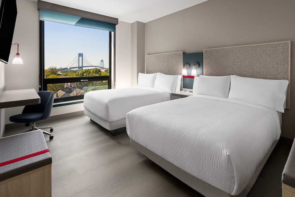 Habitación estándar, 2 camas dobles del hotel Avid Brooklyn Dyker Heights, An Ihg