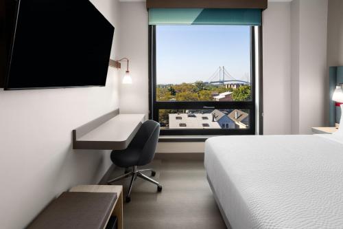 Habitación Estándar - Cama extragrande del hotel Avid Brooklyn Dyker Heights, An Ihg. Foto 10