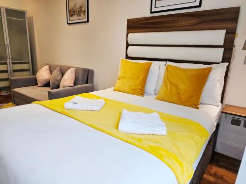 Estudio con vistas al jardín del hotel Camden Prime Apart. Foto 7