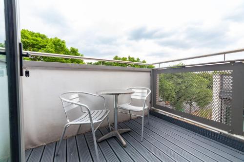 Estudio con balcón del hotel Camden Prime Apart. Foto 3