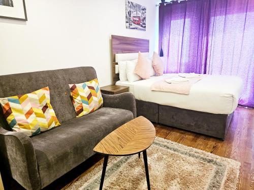 Estudio con terraza del hotel Camden Prime Apart. Foto 7