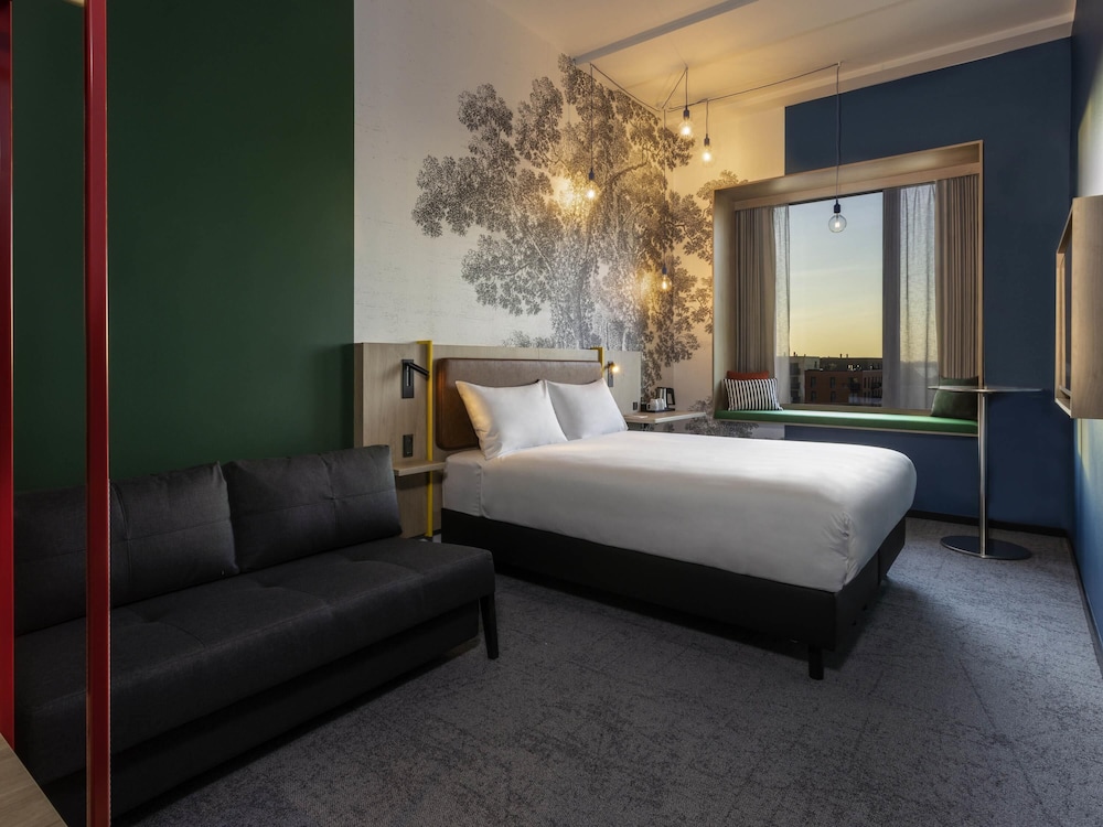Habitación estándar, ideal para familias con 1 cama doble y 1 sofá - cama del hotel Ibis Styles Copenhagen Orestad. Foto 2
