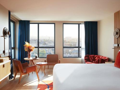 Suite Estudio Junior Panorama con vistas al río Sena y la Torre Eiffel del hotel So/ Paris. Foto 3