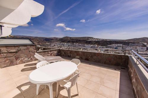 Apartamento con balcón del hotel Servatur Jb - Adults Only. Foto 9