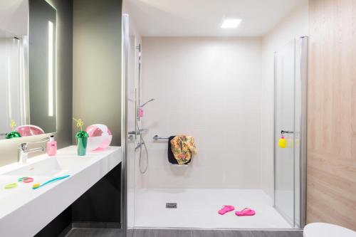 Alojamiento Moxyfied Premium Sleeper del hotel Moxy Paris Val D’europe. Foto 13