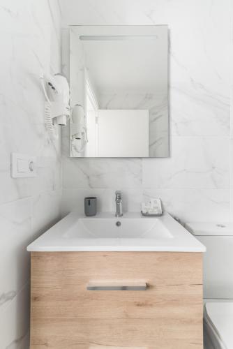 Estudio con balcón del hotel Open Sea Suites. Foto 23