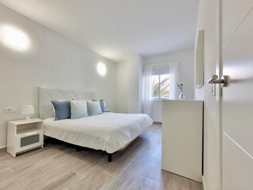 Apartamento con vistas laterales al mar del hotel La Hoya 29. Foto 4