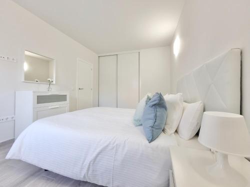 Apartamento con vistas laterales al mar del hotel La Hoya 29. Foto 6