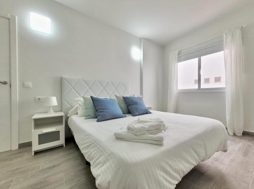 Apartamento con vistas laterales al mar del hotel La Hoya 29. Foto 7