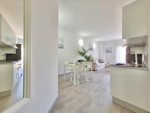 Apartamento con vistas laterales al mar del hotel La Hoya 29. Foto 12