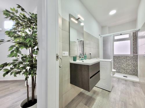 Apartamento con vistas laterales al mar del hotel La Hoya 29. Foto 17