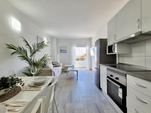 Apartamento con vistas laterales al mar del hotel La Hoya 29. Foto 18