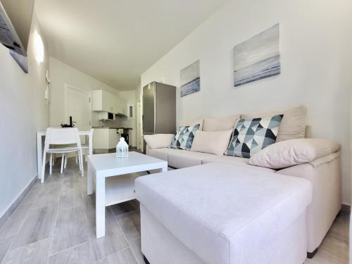 Apartamento con vistas laterales al mar del hotel La Hoya 29. Foto 29