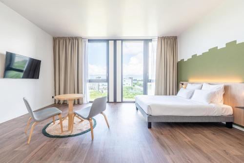 Habitación Cuádruple adaptada para personas con discapacidad del hotel B&B Geneva Airport