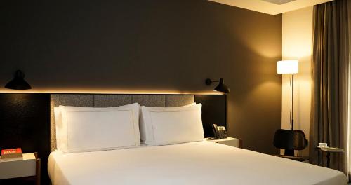 Habitación Deluxe del hotel Mercer Plaza Sevilla 5 Gl. Foto 2