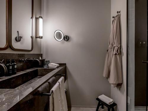 Suite del hotel Mercer Plaza Sevilla 5 Gl. Foto 6
