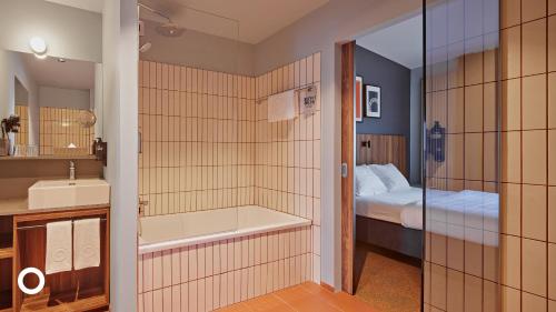 Suite con acceso al spa del hotel Grandi by Center Hotels. Foto 5