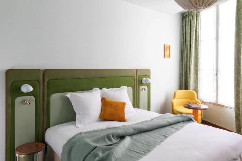Habitación Doble Deluxe con acceso a la zona de bienestar y a la bañera de hidromasaje bajo petición - 1 o 2 camas del hotel Saint André Des Arts. Foto 5