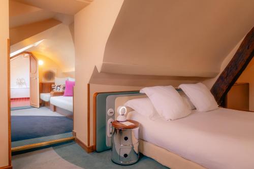 Habitación Doble Deluxe con acceso a la zona de bienestar y a la bañera de hidromasaje bajo petición - 1 o 2 camas del hotel Saint André Des Arts. Foto 7