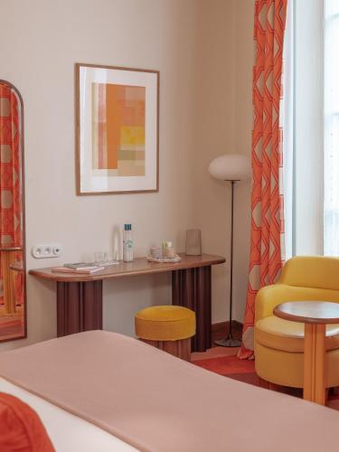 Habitación Prestige con acceso a la zona de bienestar y la piscina de hidromasaje (bajo petición) del hotel Saint André Des Arts. Foto 3