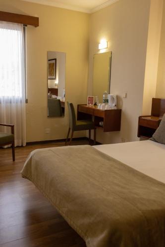 Habitación Doble Superior del hotel Flag Madeira - Ribeira Brava. Foto 10