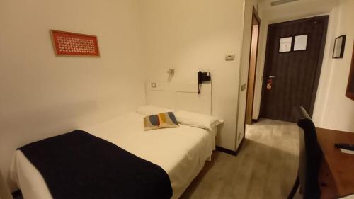 Habitación Doble Económica del hotel Lh Excel Roma Montemario. Foto 2