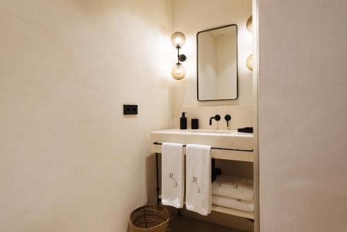 Estudio Suite - Planta Baja del hotel Casa Del Rey Sabio. Foto 1